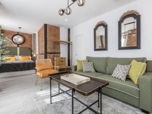 Apartamentos Puerta Elvira Suites 3000