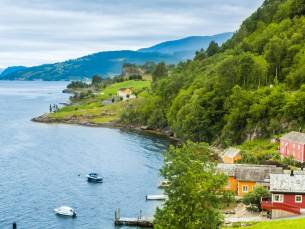 Betoverend NOORWEGEN & HARDANGERFJORD! ???? Vertrek september 2027! 8-daagse droomcruise vanaf Rotterdam naar Eidfjord, M&aring;l&oslash;y, &Aring;lesund & Bergen met Holland America Line o.b.v. volpension of all-Inclusive