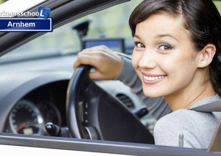 10 rijlessen (Ã  60 min) + praktijkexamen