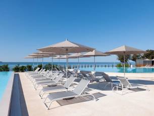 Maistra Select Amarin Resort