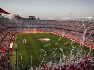 Beleef een ONVERGETELIJKE voetbalreis naar Sevilla FC met verblijf in MODERN 4*-hotel incl. vlucht, ontbijt en wedstrijd