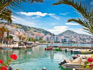 Fly & Drive langs de schitterende Albanese kust incl. vlucht, huurauto en dagelijks ontbijt!