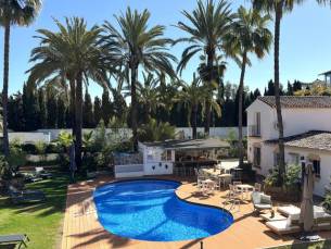 Banus Lodge