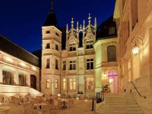 Hotel de Bourgtheroulde, Autograph Collection