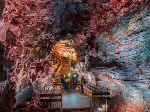 Raufarh&oacute;lshellir Lava Tunnel