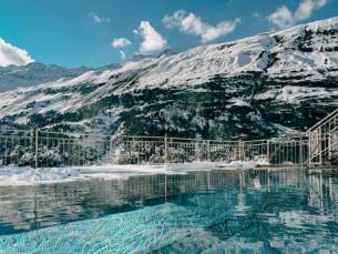 Verwennerij op sterrenniveau: bekroonde gastronomische ervaring & sneeuwzekere pistes in de Alpen