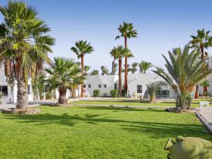 Hari Club Beach Resort