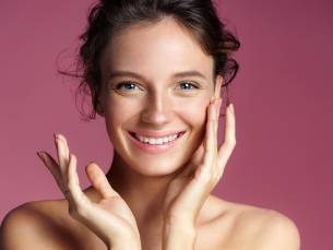Gezichtsbehandeling (45 of 60 min), massage (45 min) of wenkbrauwbehandeling (30 min)