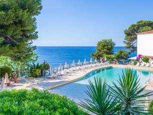 4*-hotel direct aan zee in Platja d'Aro,Girona incl. vlucht, transfer en ontbijt