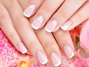 Manicurebehandeling met gellak, BIAB of acrylnagels