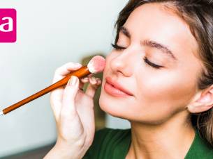 Make-up advies (45 min) + goodiebag + onbeperkt koffie/thee + lekkernij + evt. geurbeleving (15 min)