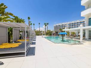Tasia Maris Sands