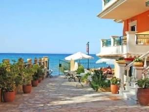 Andreolas Luxury Suites