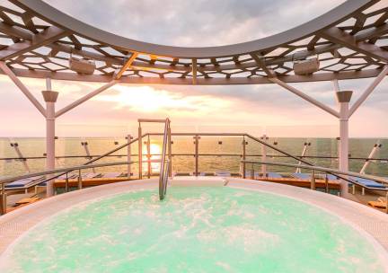 8-daagse cruise vanaf Porto naar Tanger, Gibraltar, C&aacute;diz & Lissabon incl. vlucht, fooien & verblijf o.b.v. premium all-inclusive: cocktails, snacks & ijsjes inclusief!