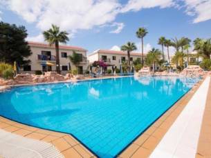 8 daagse vliegvakantie naar Loutsiana Apts in ayia napa, cyprus