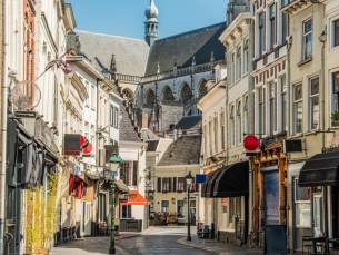 Prachtig 4*-hotel in een monumentaal pand nabij het centrum van Breda incl. ontbijt en verblijf in een kamer met BUBBELBAD!