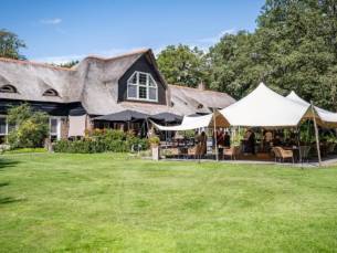 FLASHDEAL! ⚡ Landgoedhotel in de bossen bij Zutphen incl. ontbijt, 3-gangendiner & GRATIS parkeren!