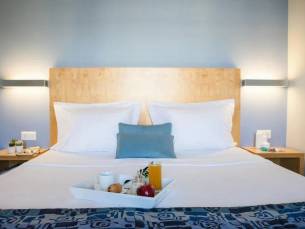 Kronos Hotel