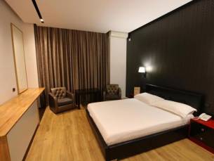 Aurelis Hotel