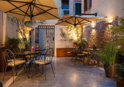 Hotel Liassidi Wellness Suites