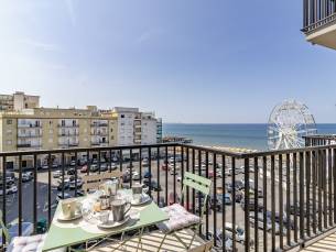 Bedo House Beach Front