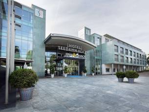 Seedamm Plaza