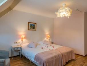 Tweepersoons ruime kamer zonder terras met Bad of douche en toilet