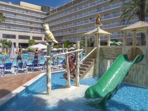 Geniet van een autovakantie en verblijf in een 4*-hotel in Lloret de Mar incl. ontbijt