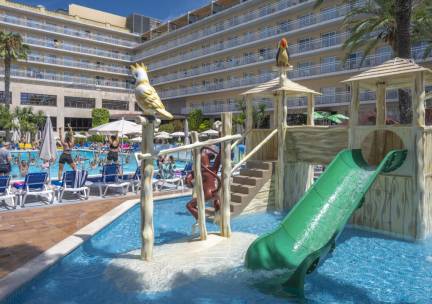 Geniet van een autovakantie en verblijf in een 4*-hotel in Lloret de Mar incl. ontbijt
