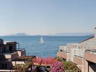 Volta Seaside Boutique Hotel