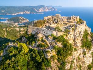 Geniet van een relaxte zonvakantie op Corfu o.b.v. halfpension en incl. vlucht en transfer