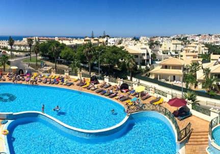 Ontspannen in een 5*-hotel nabij het strand in Albufeira incl. vlucht en o.b.v. ontbijt, halfpension of all-inclusive