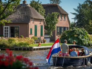 Geniet op een prachtig landgoed in de natuur nabij Weerribben Wieden en Giethoorn incl. ontbijt, GRATIS parkeren en s voor de Highlight Tour in Giethoorn!