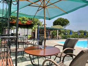 Hotel Pela