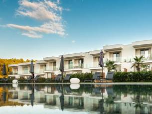 Oikos Sani Suites