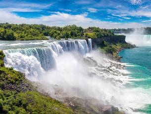 Fly & Train in Canada: van het bruisende Toronto met de wereldberoemde Niagara Falls naar het charmante Montr&eacute;al! Incl. ontbijt, vlucht, trein en excursies