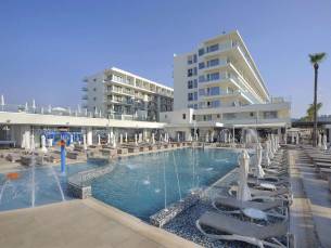 Hotel Nelia Beach