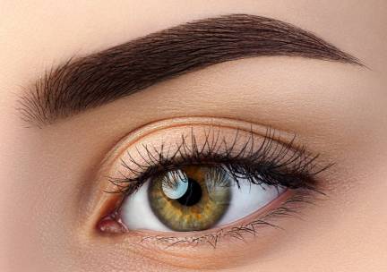 Soft powder brows + evt. nabehandeling of hybrid dye