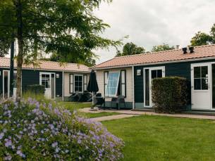 2 + 2-person Hotel room