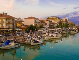 4*-hotel met zwembad aan de Adriatische kust nabij het strand, incl. vlucht, huurauto en ontbijt