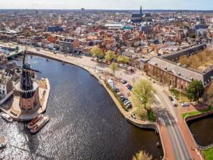 HARTJE Haarlem! 4*-hotel midden in het bruisende centrum van Haarlem incl. ontbijt & NS treinretour