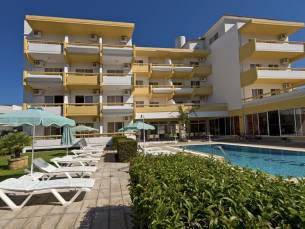 Trianta Hotel