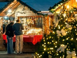 Betoverend D&uuml;sseldorf ❄️: Geniet van de kerstmagie vanuit een LUXE 4*-hotel incl. ontbijt!
