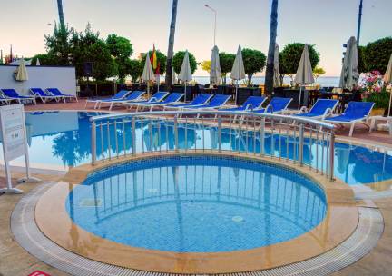 Parador Beach Hotel