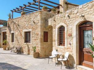 Stijlvol & authentiek Chersonissos! Verblijf o.b.v. logies in een prachtig 4*-boutique hotel incl. vlucht en huurauto
