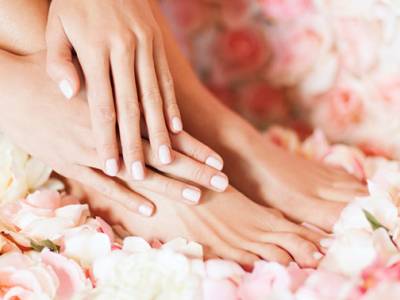 Gellak + manicure- of pedicurebehandeling