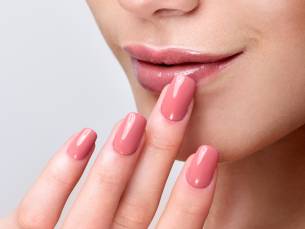 Nagelbehandeling naar keuze (90 min)