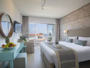 Leonardo Plaza Cypria Maris Beach Hotel & Spa