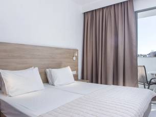 Hotel Stamos Plus