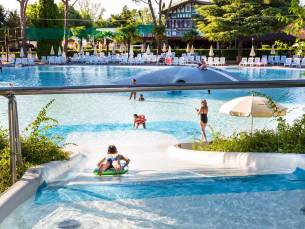 hu Altomincio Village